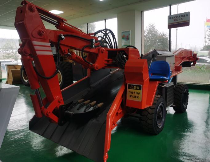 跟著帥龍機電一起看看輪式扒渣機設(shè)備的功能和用途！