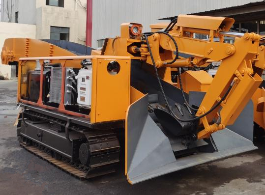 使用履帶扒渣機(jī)要做哪些預(yù)啟動(dòng)?檢查工作呢呢？這3點(diǎn)看一看！