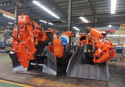 當扒渣機出現(xiàn)液壓油缸漏油的情況，怎么處理呢？