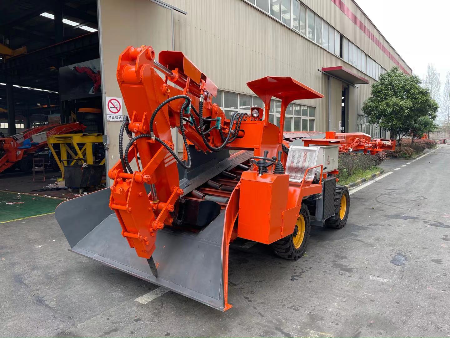 小型扒渣機(jī)斗齒，作為隧道扒渣機(jī)的易損配件該如何去維護(hù)